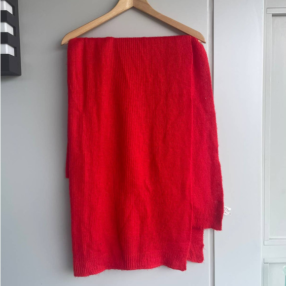 Free People Accessories - FREE PEOPLE red fuzzy acrylic blanket scarf